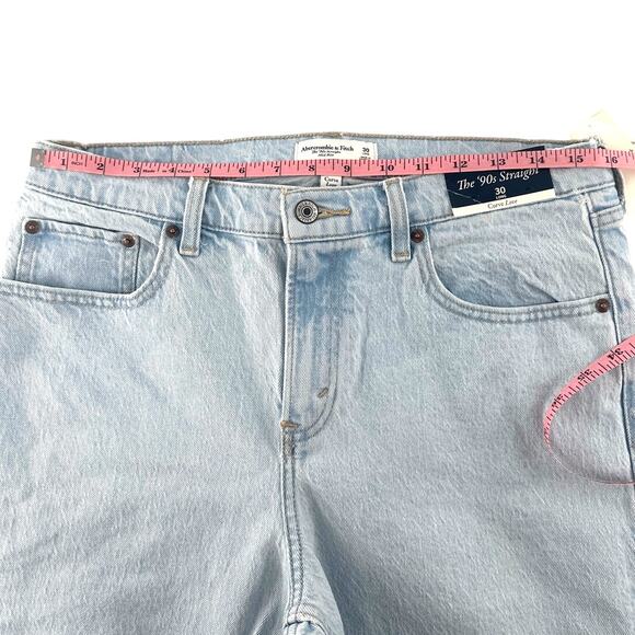 Abercrombie & Fitch Light Blue Curve Love Mid Rise 90s Straight Jeans Size 30 - Picture 8 of 12